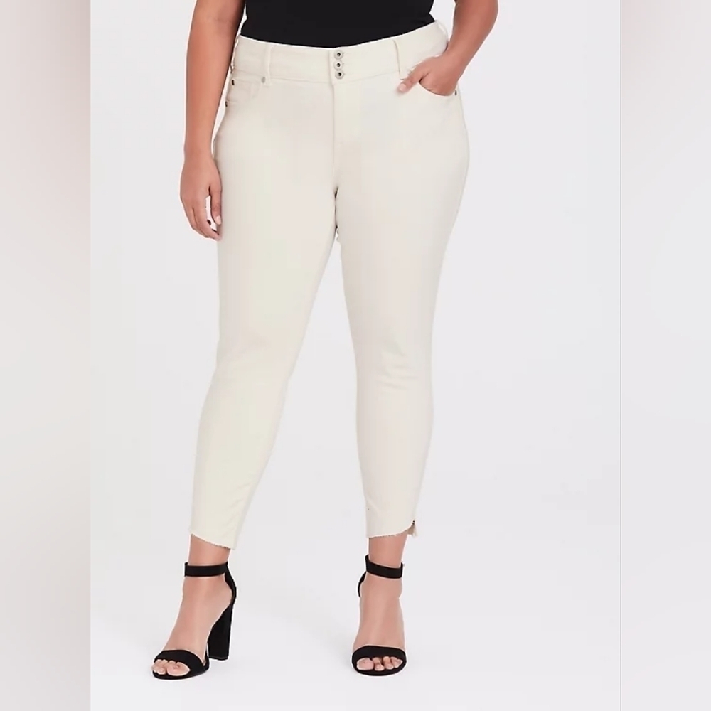 Torrid JEGGING SKINNY VINTAGE STRETCH HIGH-RISE JEAN FRENCH VANILLA size 24